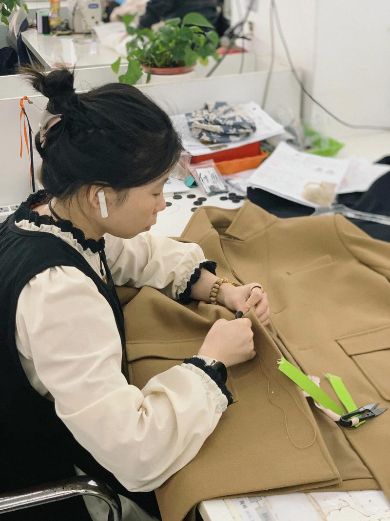 服装定制：时尚前沿的选择